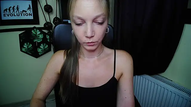 EmillyPlay Chat XXX in diretta
