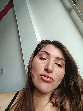 Rubi_Esmeralda Chat XXX in diretta