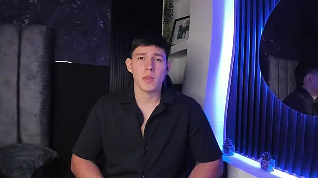 JamesCr_'s Live XXX Chat
