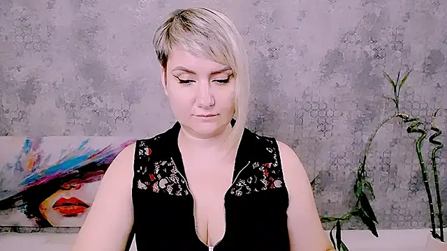 Онлайн чат XXX Djullia