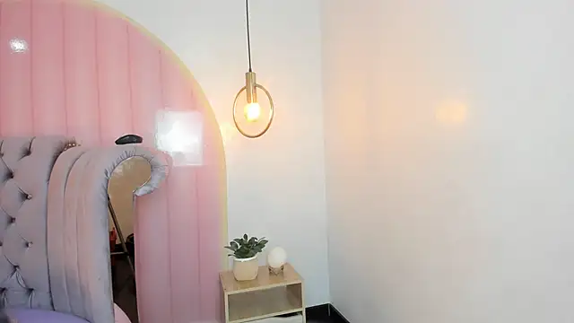 DAKOTA_SAKURA Chat XXX in diretta