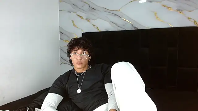 Chat XXX ao vivo de MaximilianRoth