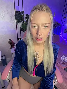 WhiteMinti Chat XXX live