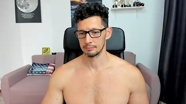 BrutusK08's Live XXX Chat