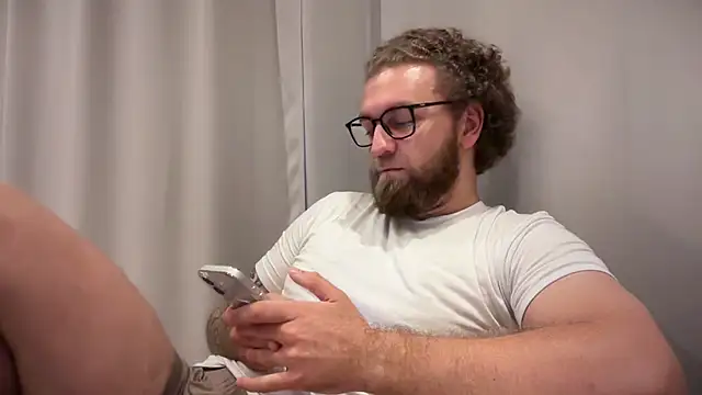 Bear_bear_'s Webcam Show