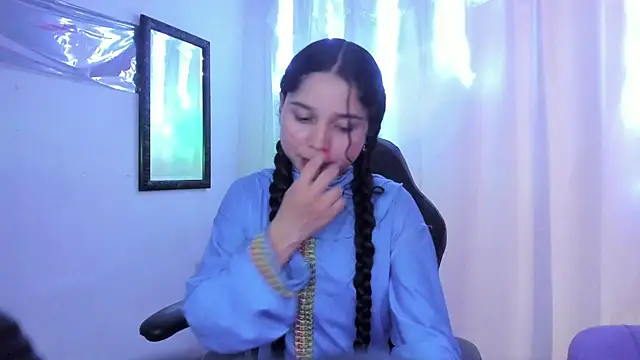 Milly-Wayn Live XXX chat