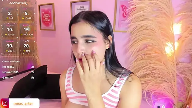Chat +18 de MiaaCarter_ ao vivo
