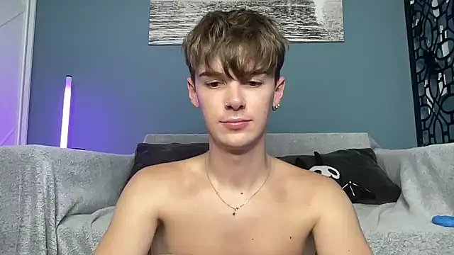 YourMilkyGuyのライブXXXチャット