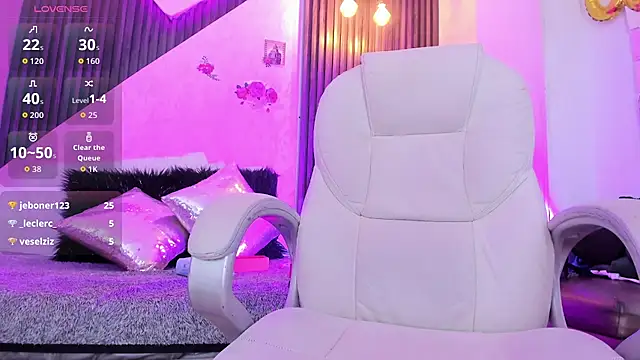 Chat +18 de Mia_Dreaam ao vivo