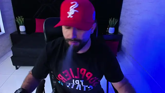 jhon_bear03 Adlı Modelin Canlı XXX Sohbeti