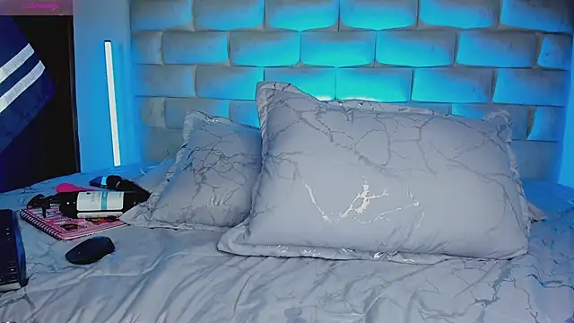 צ'אט XXX בשידור חי של HollyGrey_