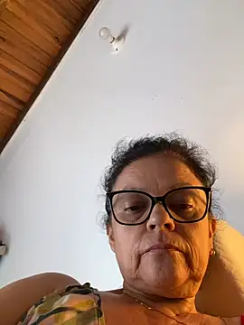 Sharongirl07 élő XXX-chatje