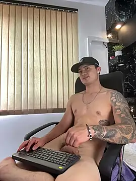 Chat +18 de Alexander_ferre ao vivo
