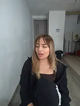 Chat +18 de Tina_tasty ao vivo