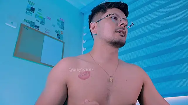 Czat XXX na żywo – DerekGrayX
