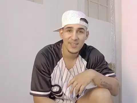Czat XXX na żywo – Massimo_11