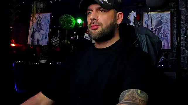 LexHardy XXX чат на живо