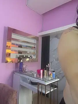 Nails_Lucia Chat XXX in diretta