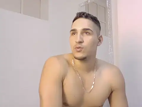 Massimo_11 – Naživo XXX chat