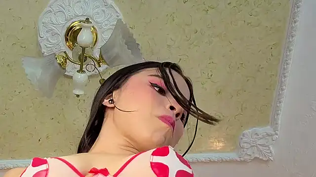 VictoriaKyros 即時 XXX 聊天