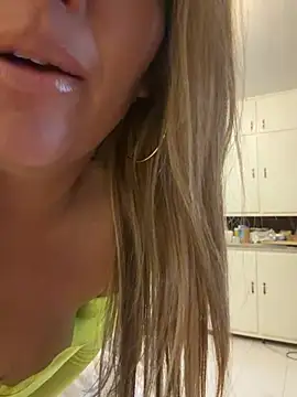 Chat +18 de hollyharmd ao vivo