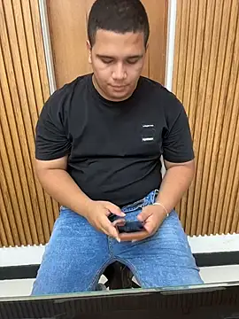 Patricio_02 Adlı Modelin Canlı XXX Sohbeti