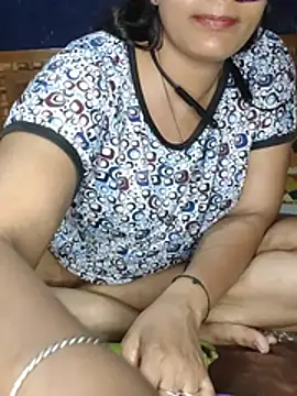 Hot_Darling001 Adlı Modelin Canlı XXX Sohbeti