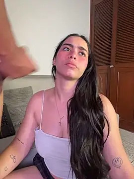Show modela SophieRoyals na web-kameri
