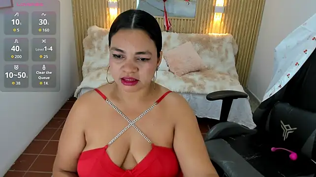 دردشة Cloe_35 الجنسية المباشرة