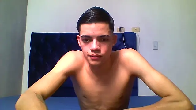 Latinos_2001 Live XXX Chat