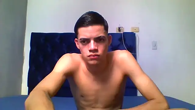 Latinos_2001 Live XXX Chat