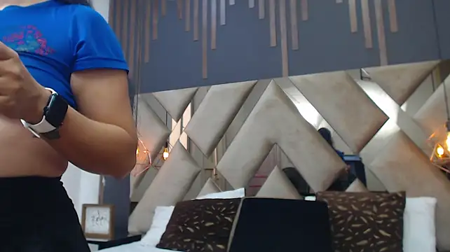 MartinaaFit Adlı Modelin Canlı XXX Sohbeti