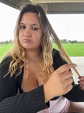Latinamommy26 élő XXX-chatje