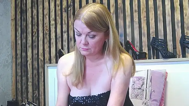 Kisi_Lovi Live XXX-Chat