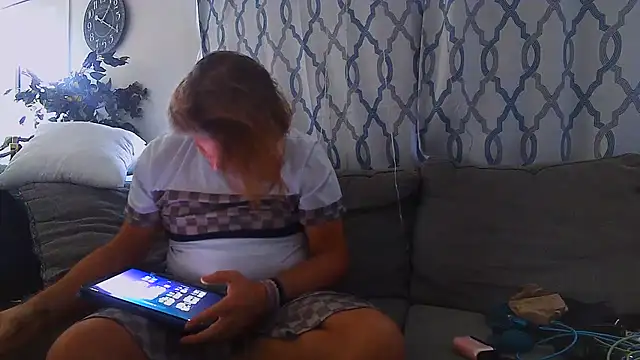LINYguy Show in webcam