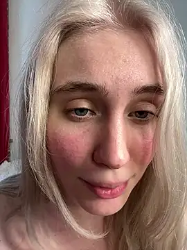צ'אט XXX בשידור חי של LovelyMiu