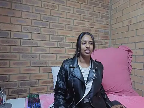 צ'אט XXX בשידור חי של indiansexkitten23