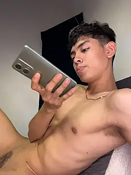 Czat XXX na żywo – Lion_Boy18