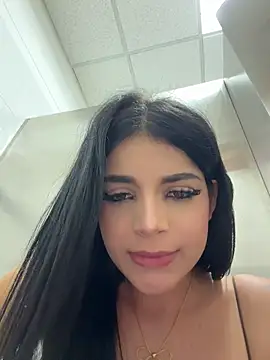 Chat +18 de ArieliciousXXX ao vivo