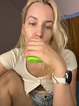 GirlBlondie's Live XXX Chat