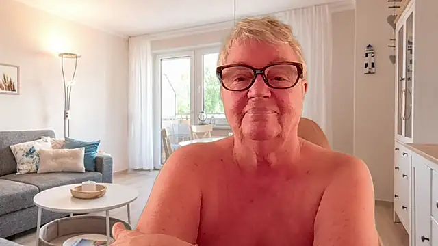 Mystery-Grandmother – webcam-show