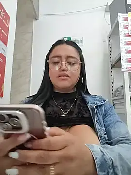 Outdoors-Mia_Khalifa's Live XXX Chat