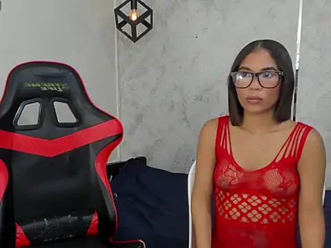 manuu_0_ Adlı Modelin Canlı XXX Sohbeti
