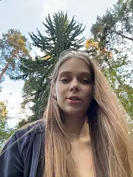 CutieShy Adlı Modelin Canlı XXX Sohbeti