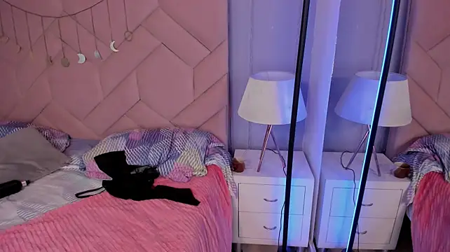 Chat +18 de EmmyCastillo ao vivo