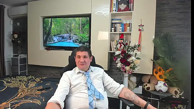 SpartacusDaddy48: онлайн-секс-чат