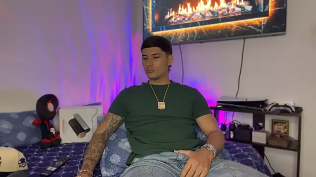 SexxxySquirterStev777's Live XXX Chat