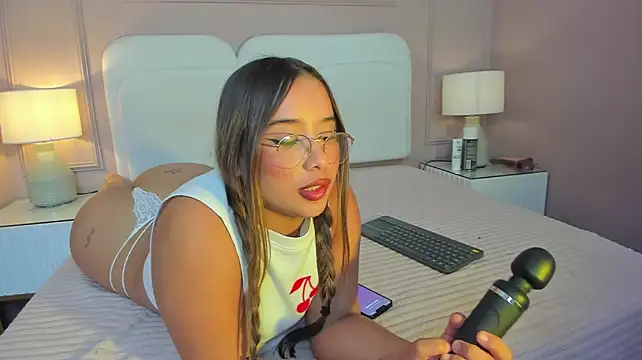 Chat +18 de ameliecarson_ ao vivo