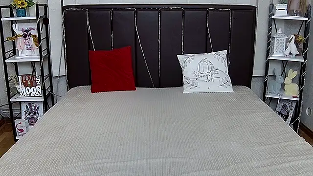 LauraHlot – Naživo XXX chat
