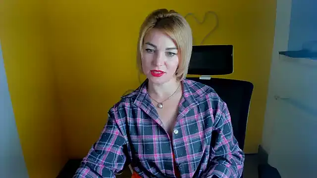 Онлайн чат XXX CuttieEmma